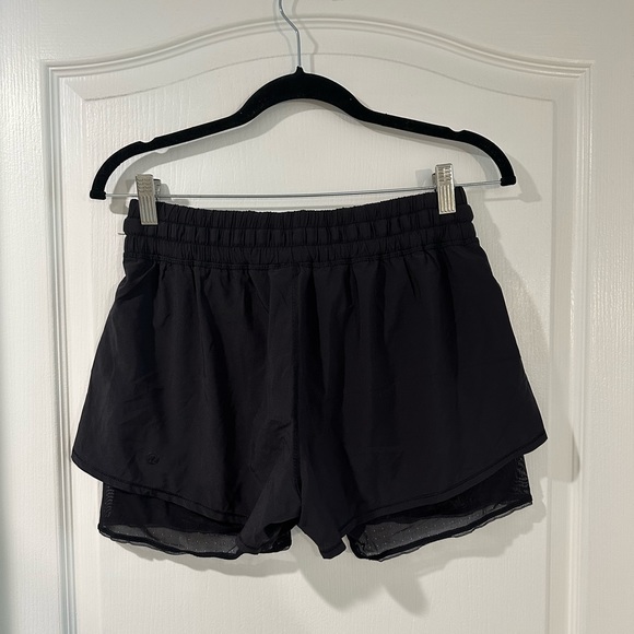 Lululemon Running Short w/ Sheer Short Lining, Size 8 - Picture 2 of 4